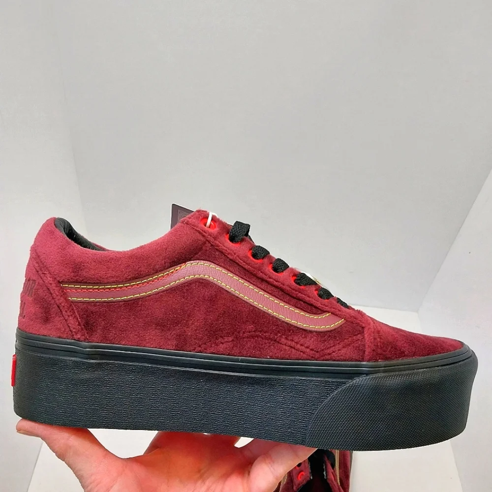 Vans Disney x Old Skool Stackform Poison‎ Apple, Limited Edition, NWT, Size 8